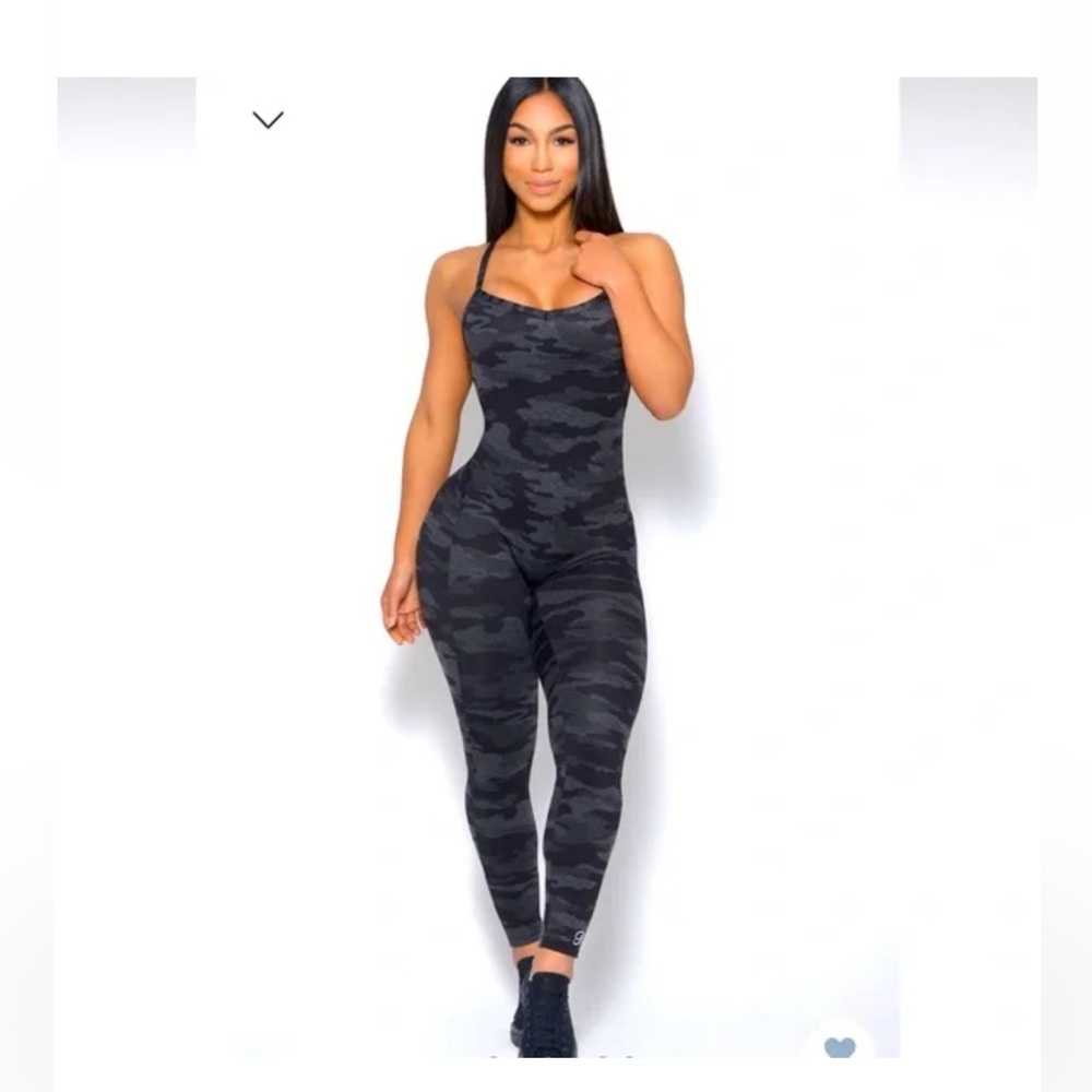 Bombshell wear camo jumpsuit size small